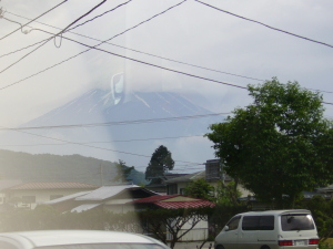 塩山から山中湖へ向かう途中の富士山ー車窓から
